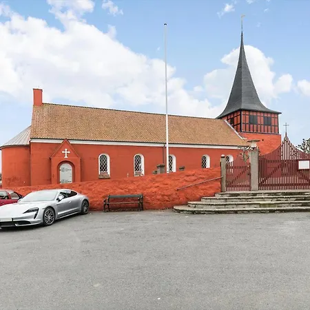 Med Adgang Til Idyllisk Have Lejlighed Svaneke