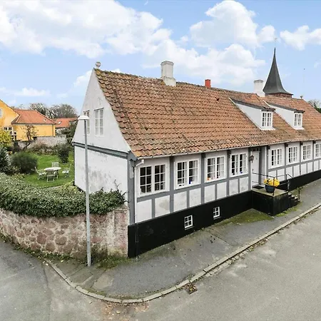 Lejlighed Med Adgang Til Idyllisk Have Svaneke