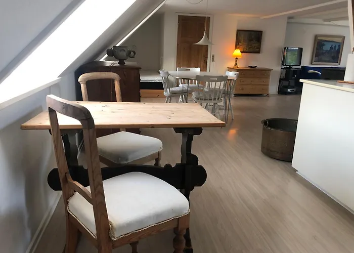 公寓 Med Adgang Til Idyllisk Have 斯瓦尼克